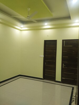 Room in 6 BHK Independent House at Gomti Nagar – for Sale