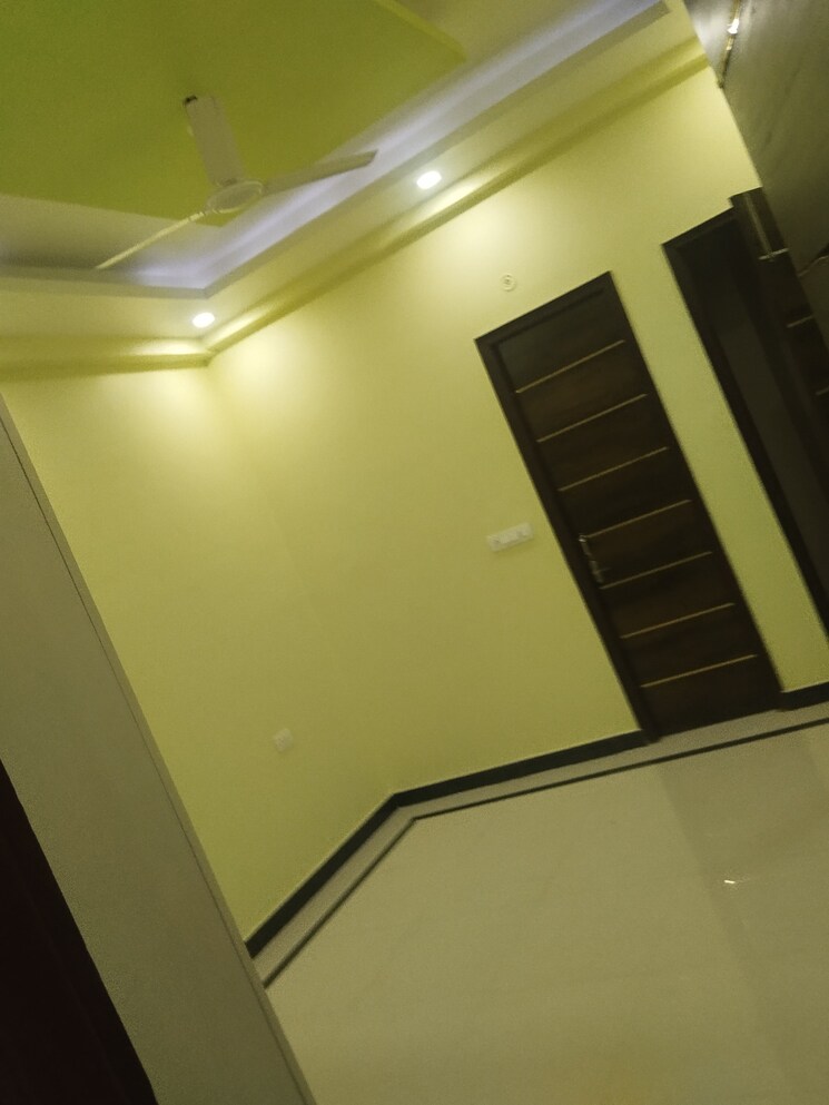 Room, gomti nagar 6 Bedroom 1250 Sq.Ft. Independent House In Gomti Nagar Lucknow 8788005