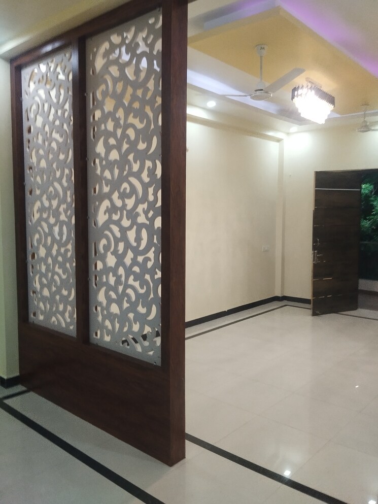 Room, gomti nagar 6 Bedroom 1250 Sq.Ft. Independent House In Gomti Nagar Lucknow 8788005