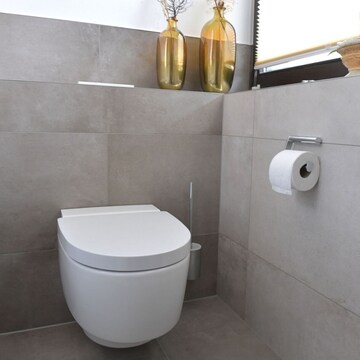 Bathroom in 1 BHK Builder Floor at Kshitij Complex Vaishali, Vaishali Sector 4 – for Rent