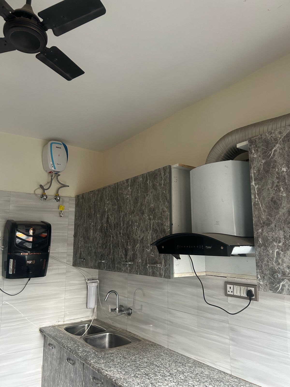 3 BHK Builder Floor For Rent in East Of Kailash