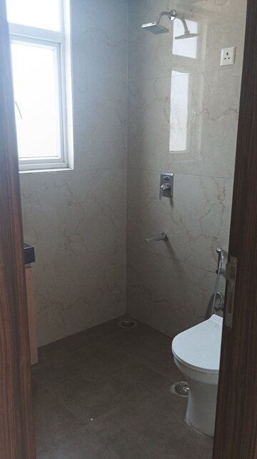 Bathroom in 2.5 BHK Apartment at Smart World 79, Sector 79 – for Rent