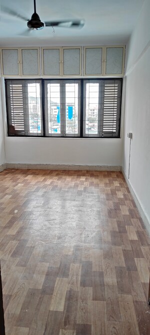 Room in 1 BHK Builder Floor at Kachnar CHS Vasant Vihar, Vasant Vihar – for Sale