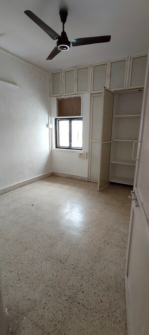 Room in 1 BHK Builder Floor at Kachnar CHS Vasant Vihar, Vasant Vihar – for Sale