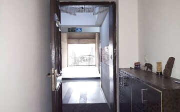 2 BHK Apartment For Rent in Max Towers, Sector 16b
