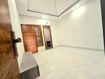 Furnished Amenities in 3 BHK Builder Floor at High Ground – for Sale