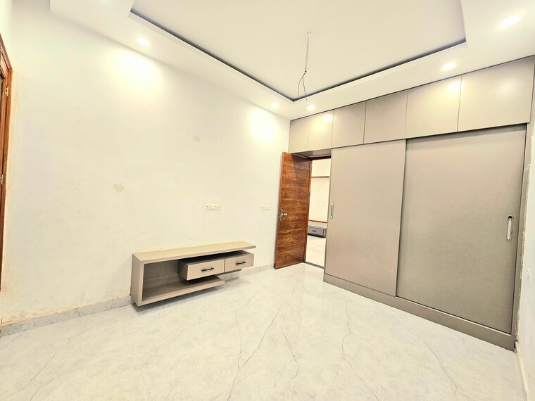 Room, high ground 3 Bedroom 110 Sq.Yd. Builder Floor In High Ground Zirakpur 8788142