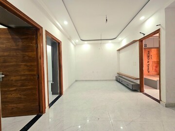 Room in 3 BHK Builder Floor at High Ground – for Sale