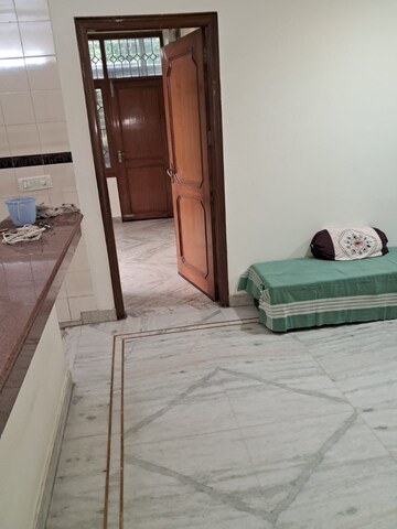 Room in 6+ BHK Independent House at Sector 21 – for Sale