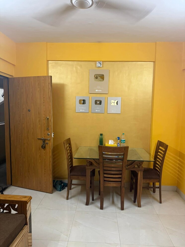 Living Room, lokhandwala complex 2 Bedroom 700 Sq.Ft. Apartment In Lokhandwala Complex Mumbai 8788169