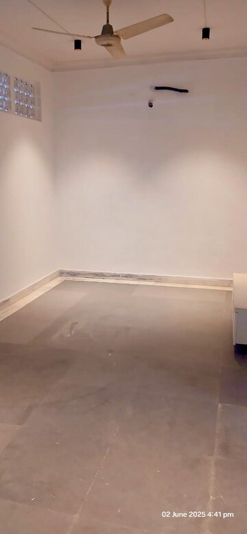 Room in 2 BHK Builder Floor at Mehrauli – for Rent