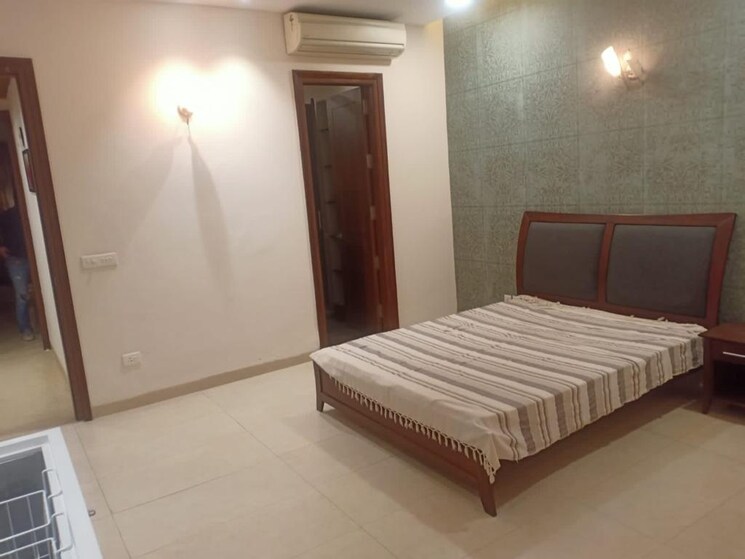 Bedroom, sector 33 3 Bedroom 500 Sq.Yd. Builder Floor In Sector 33 Chandigarh 8788174