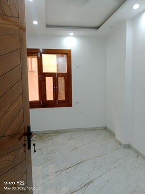 Room in 3 BHK Builder Floor at Laxmi Nagar – for Sale
