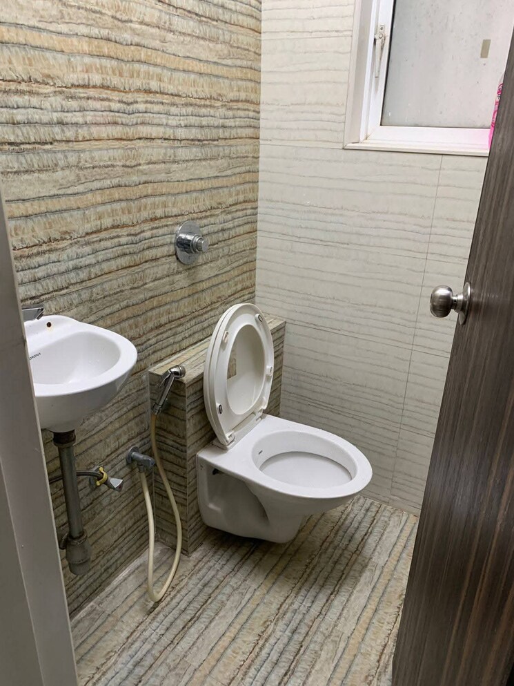 Bathroom, satyam-chs-andheri-west 2 Bedroom 695 Sq.Ft. Apartment In Andheri West Mumbai 8788175