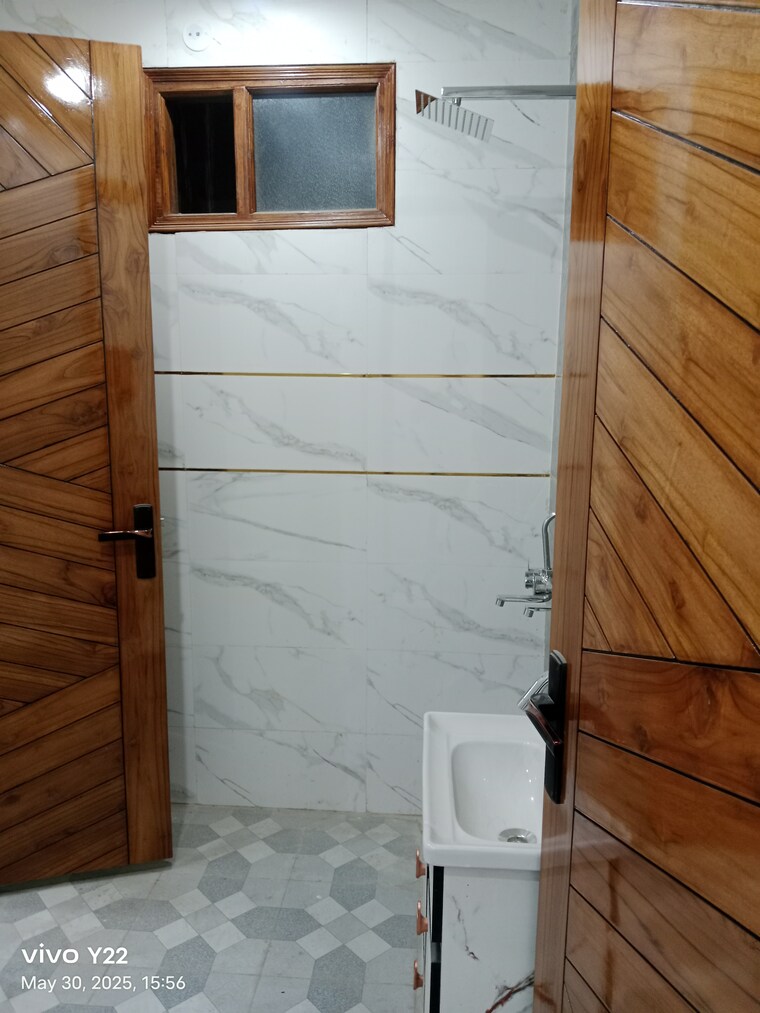 Bathroom, laxmi nagar 3 Bedroom 1200 Sq.Ft. Builder Floor In Laxmi Nagar Delhi 8788177