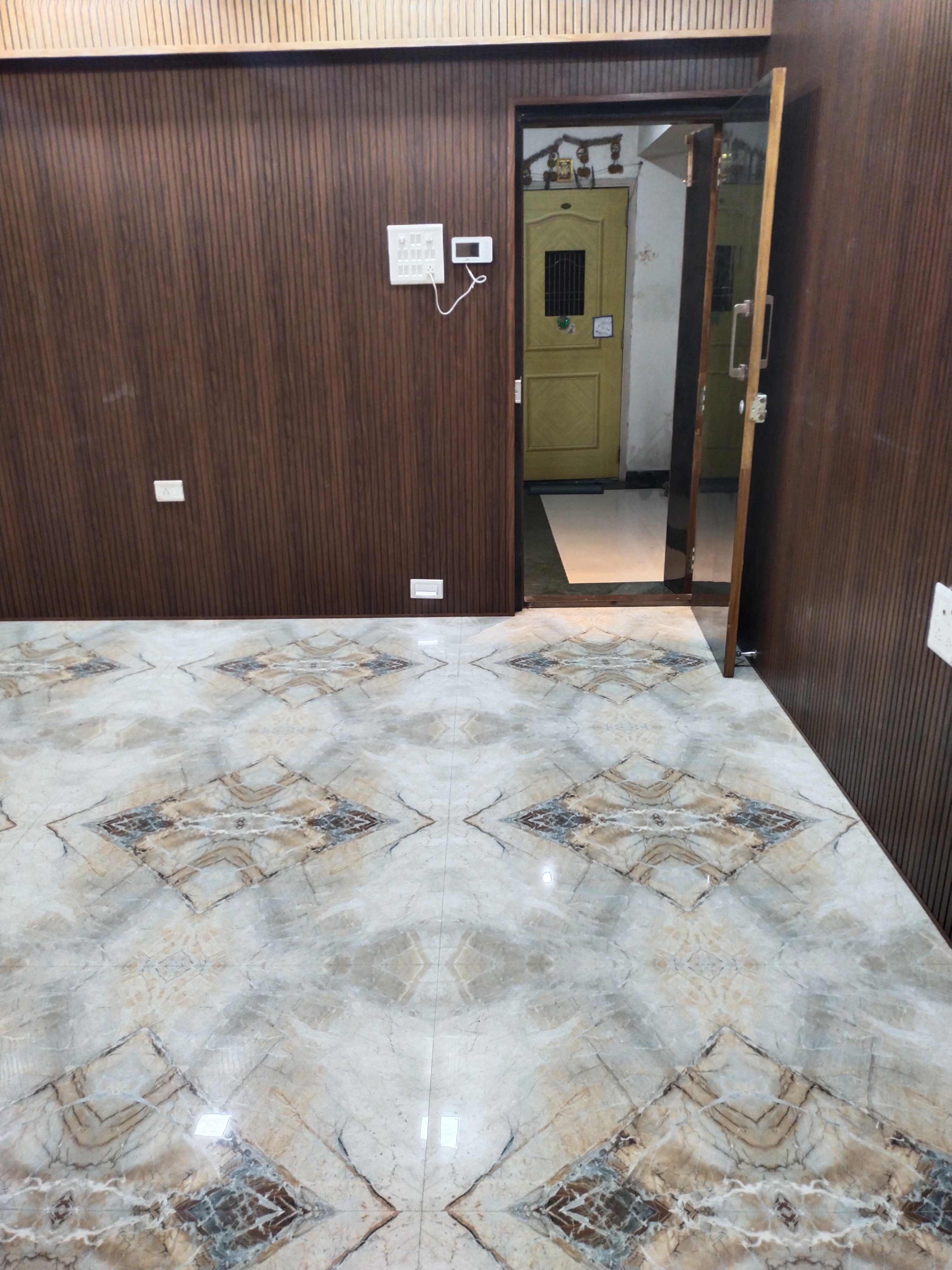 2 BHK + Extra Room Apartment For Sale in Green Heritage