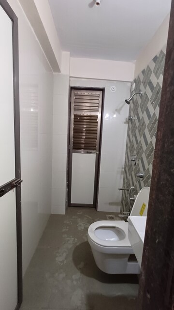 Furnished Amenities in 2 BHK Apartment at Larkins 315 Rio, Panch Pakhadi – for Rent