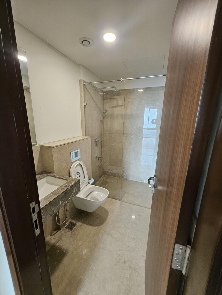 Bathroom, piramal-mahalaxmi 3 Bedroom 1461 Sq.Ft. Apartment In Mahalaxmi Mumbai 8788194