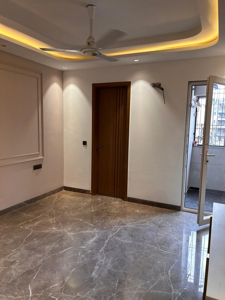 Room, east patel nagar 3 Bedroom 1800 Sq.Ft. Builder Floor In East Patel Nagar Delhi 8779816