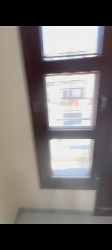 Furnished Amenities in 3 BHK Builder Floor at Sector 20 – for Rent