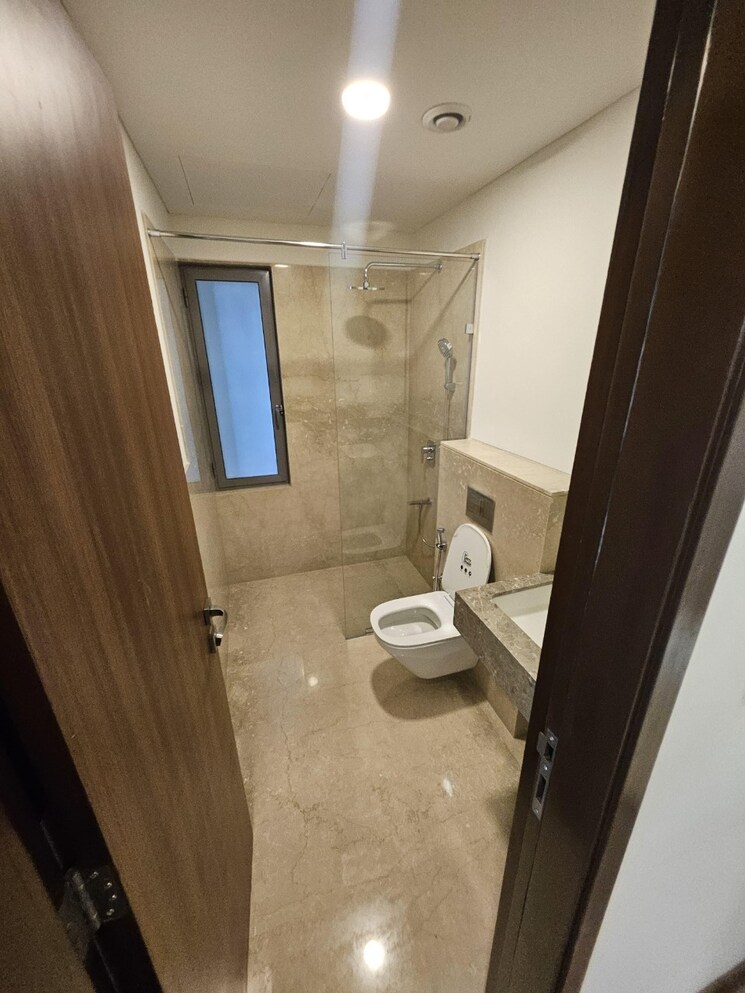 Bathroom, piramal-mahalaxmi 3 Bedroom 1051 Sq.Ft. Apartment In Mahalaxmi Mumbai 8788231