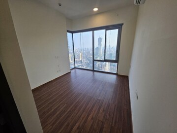Room in 3 BHK Apartment at Piramal Mahalaxmi, Mahalaxmi – for Rent