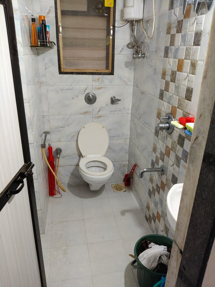 Bathroom, aditya-eksar-kavita 1 Bedroom 344 Sq.Ft. Apartment In Borivali West Mumbai 8788247