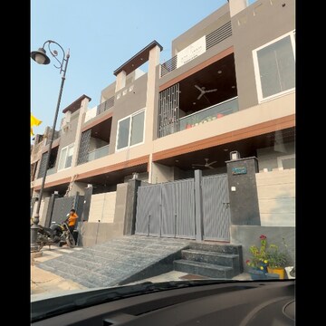 3 BHK Villa For Sale in Lakshya Apartments, Dlf Ankur Vihar