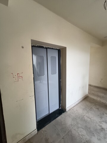 Room in 3 BHK Apartment at Joka – for Sale