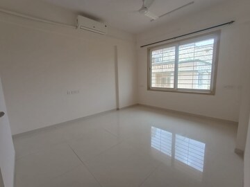 Room in 2 BHK Apartment at RNA Continental, Chembur – for Rent