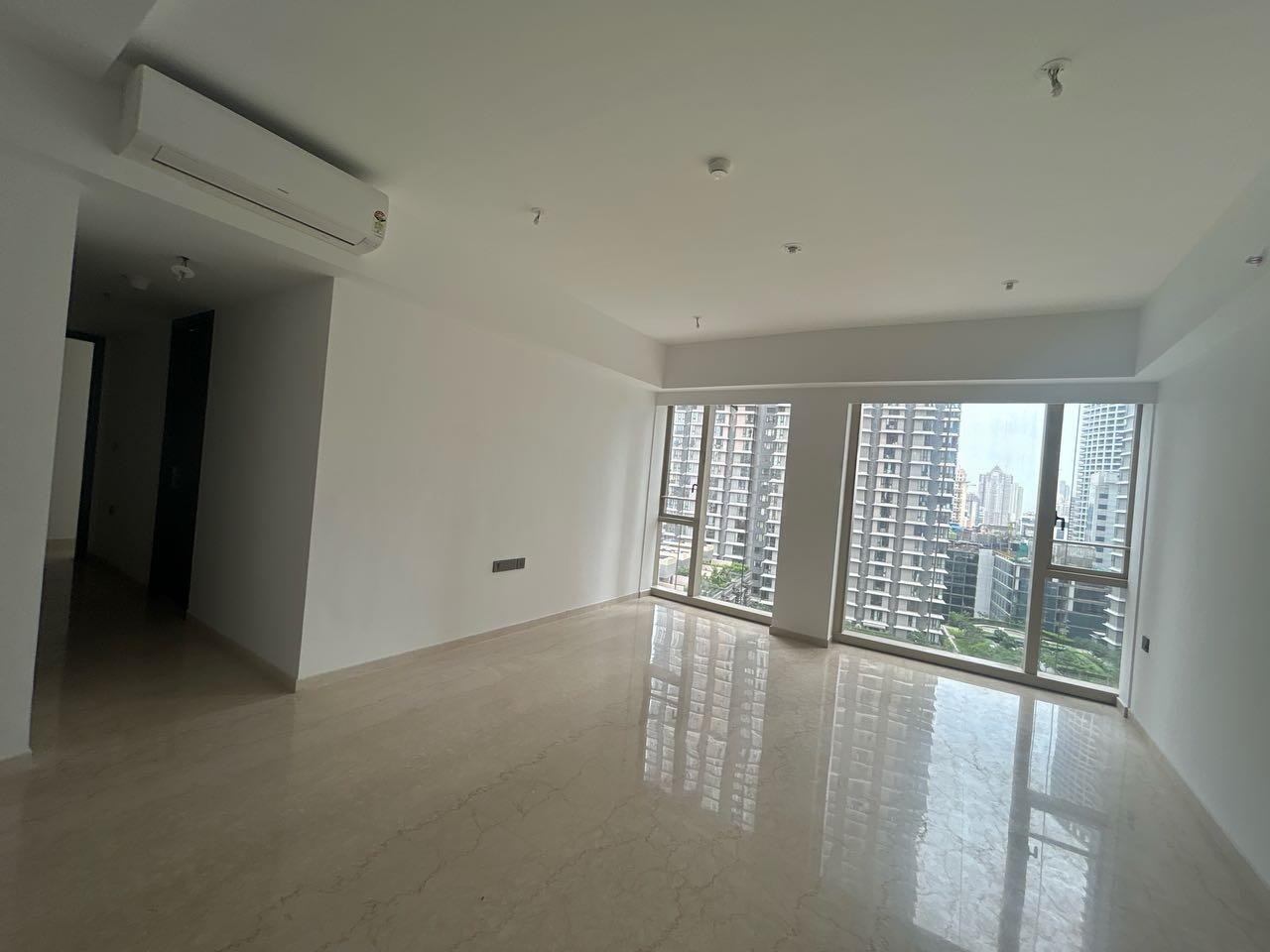 2 BHK + Servant Room 970 Sq.Ft. Apartment in Lodha Sea Face