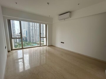 Room in 2 BHK Apartment at Lodha Sea Face, Worli – for Rent