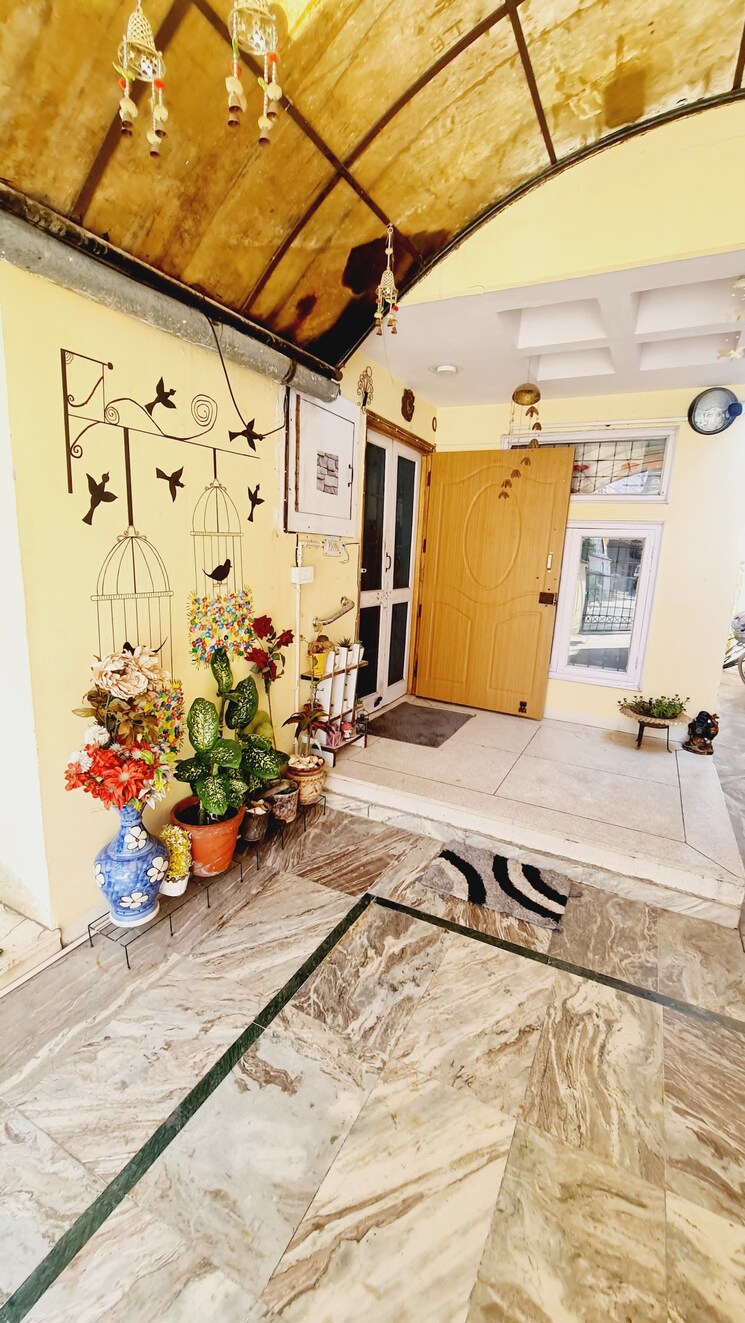 Living Room, jakhan rajpur road 3 Bedroom 200 Sq.Yd. Independent House In JakhaN Rajpur Road Dehradun 8788354