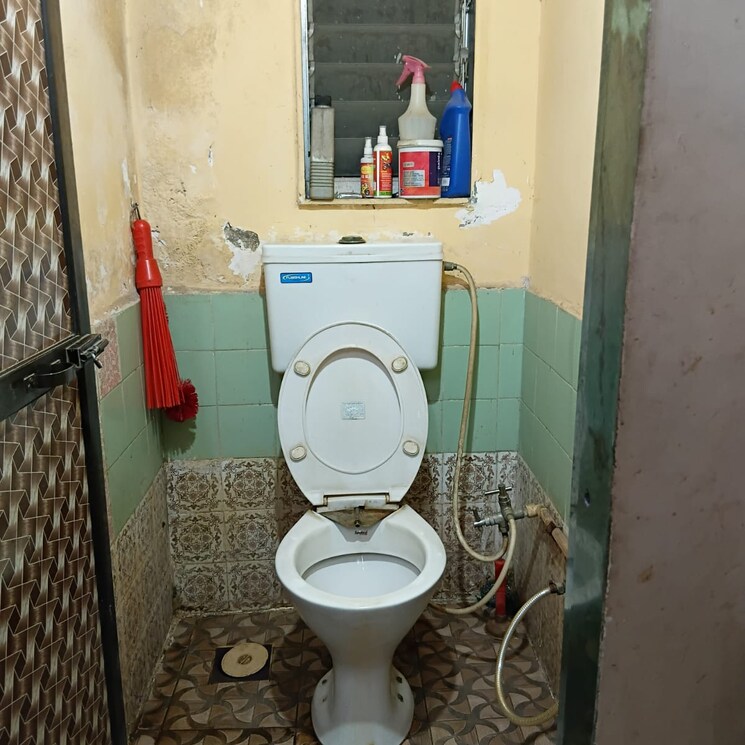 Bathroom, shri-punit-nagar-chs 1 RK 380 Sq.Ft. Apartment In Poisar Mumbai 8788355