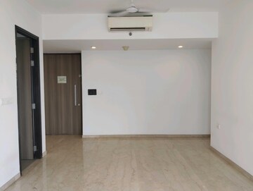 Room in 2 BHK Apartment at Lodha The Park, Worli – for Rent