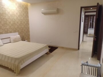 Room in 5 BHK Independent House at Sector 8 – for Rent
