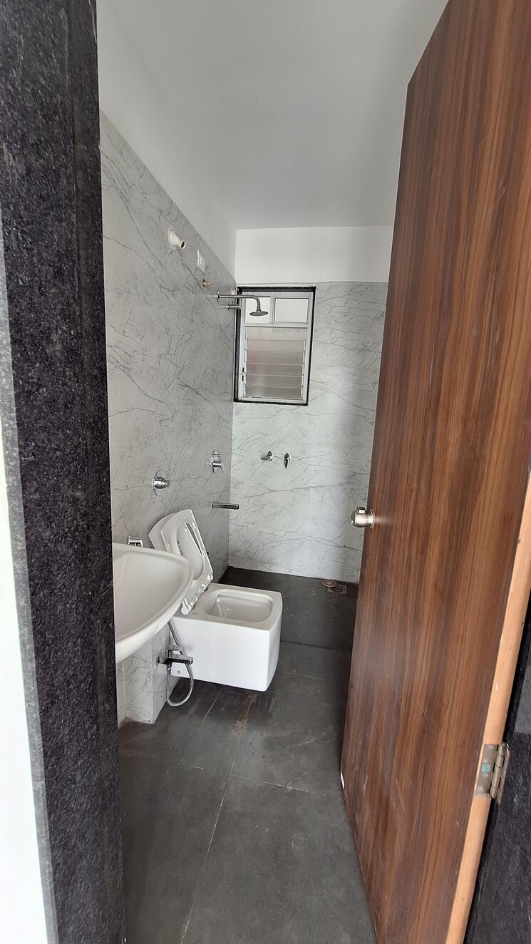 Bathroom, shitole-height 3 Bedroom 1100 Sq.Ft. Apartment In Warje Pune 8788373