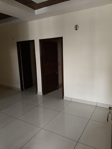 Room in 3 BHK Builder Floor at Dhakoli – for Rent