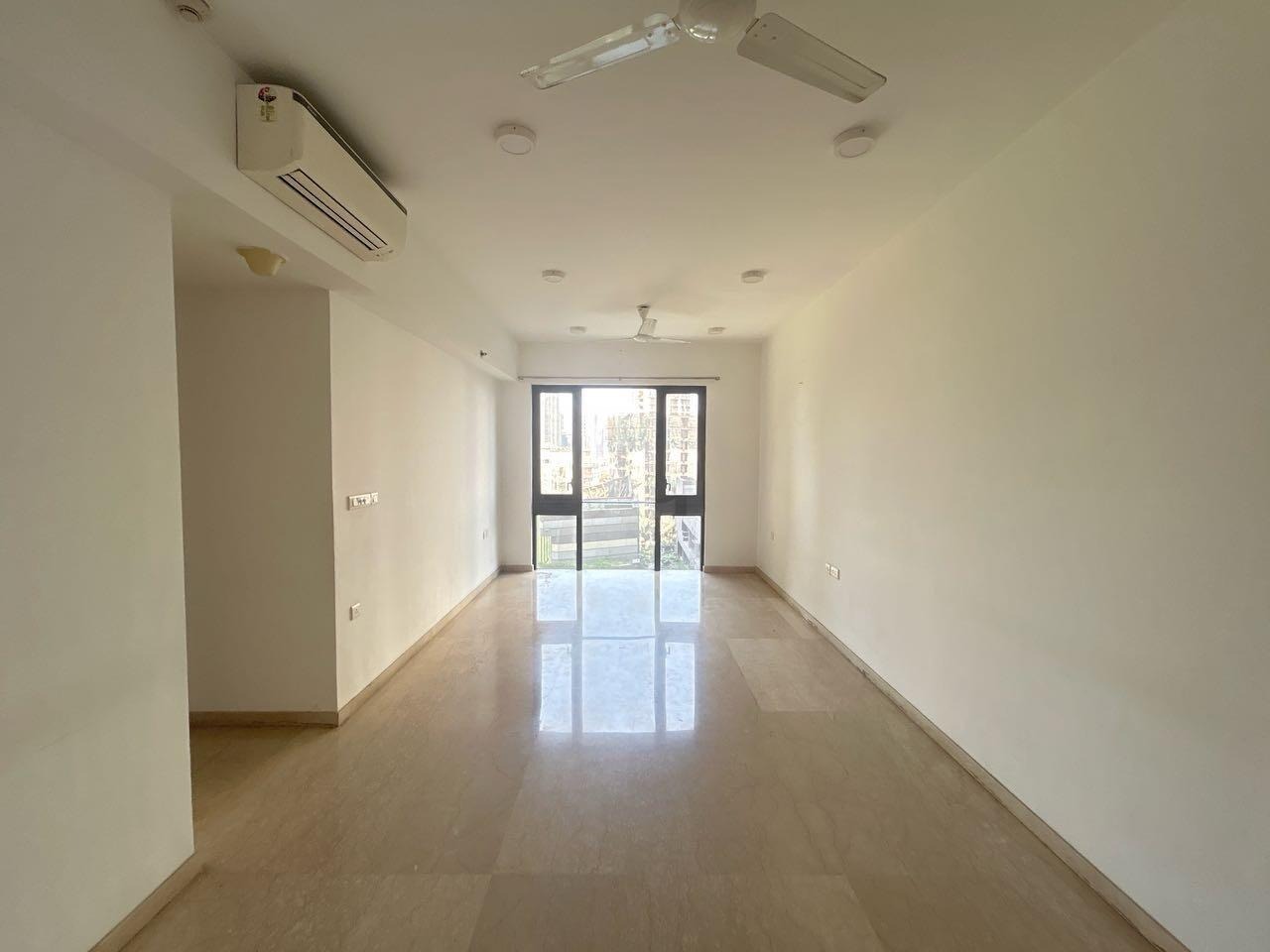 2 BHK + Pooja Room,Servant Room Apartment For Rent in Lodha The Park
