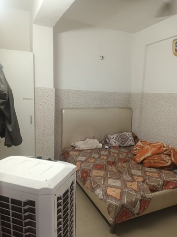 Master Bedroom in 3 BHK Builder Floor at Motia Blue Ridge, Dhakoli – for Rent