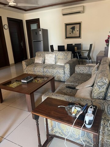 Living Room in 6 BHK Independent House at Sector 28 – for Rent