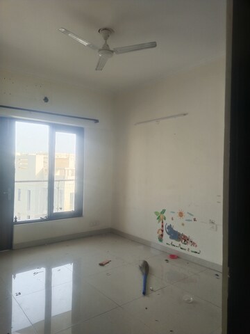 Furnished Amenities in 4 BHK Apartment at Lord Krishna Apartment, Sector 43 – for Rent