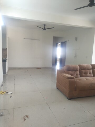 Furnished Amenities in 4 BHK Apartment at Lord Krishna Apartment, Sector 43 – for Rent