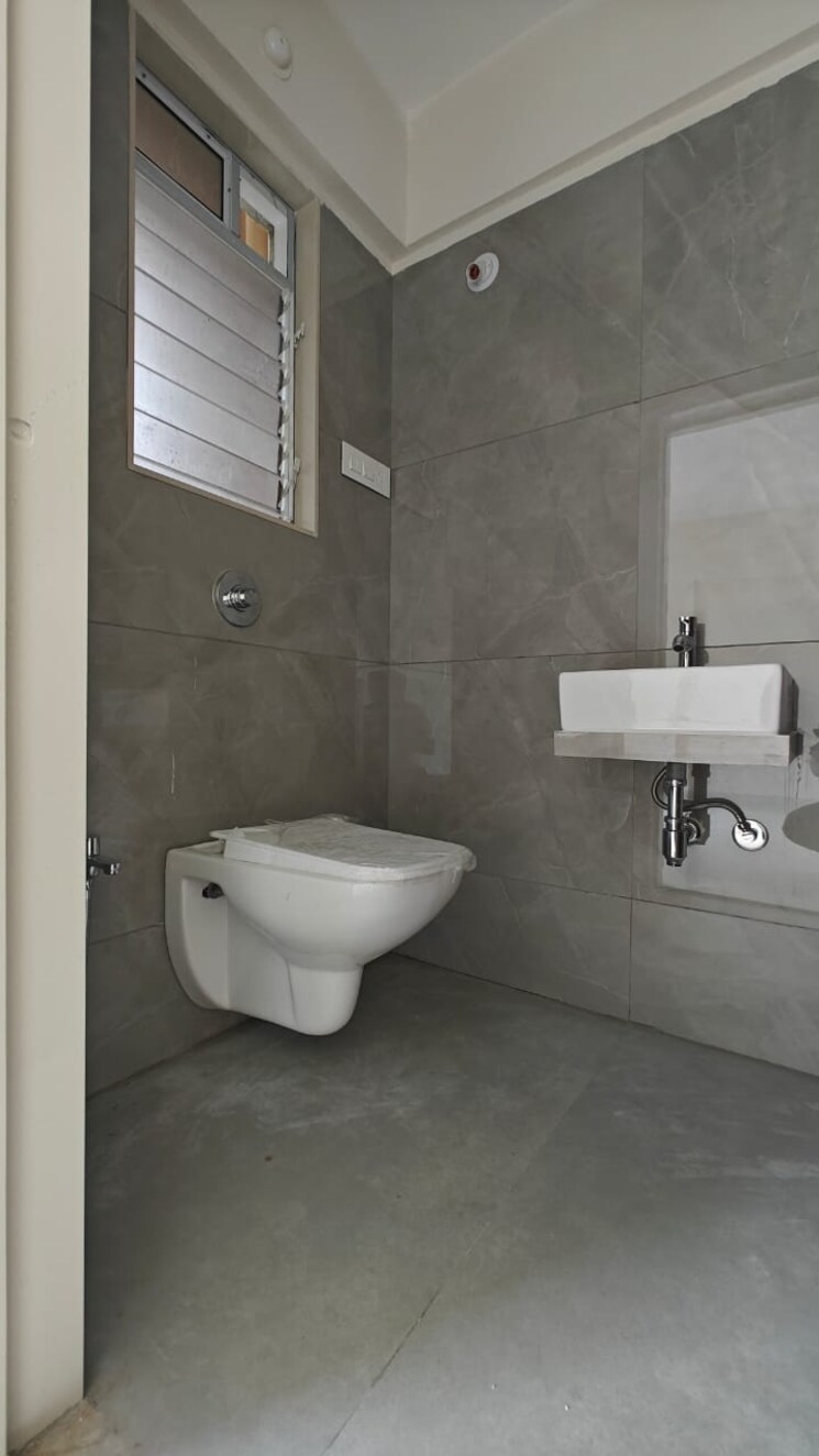 Bathroom, omkara-unchai 2 Bedroom 644 Sq.Ft. Apartment In Borivali West Mumbai 8788397