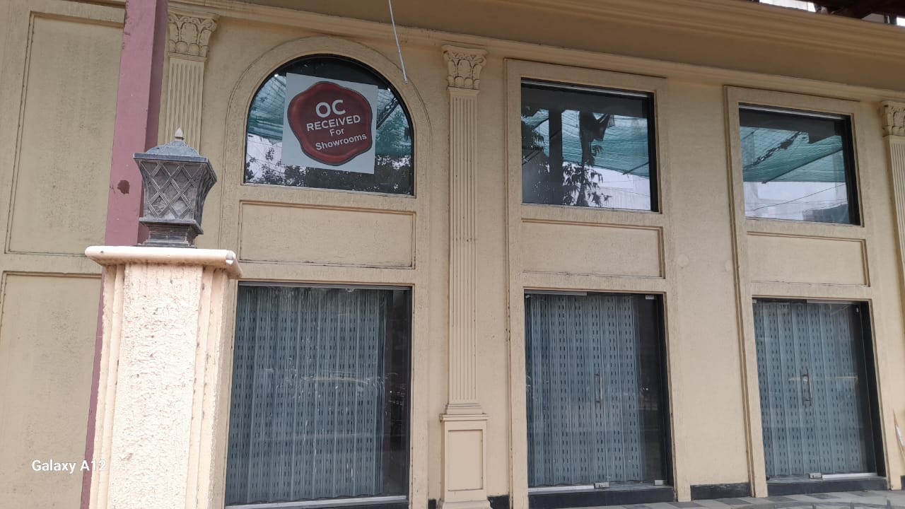 Retail Shop For Sale in Sion East