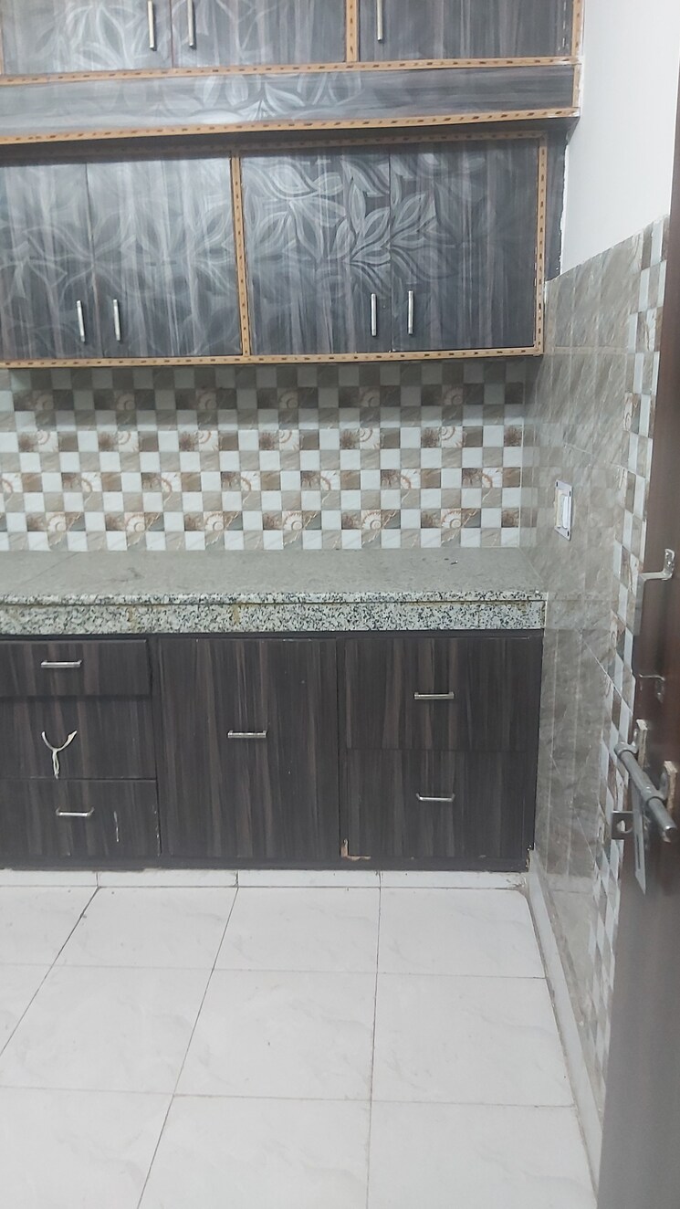 Kitchen, mayur vihar 2.5 Bedroom 1250 Sq.Ft. Apartment In Mayur Vihar Delhi 8788408