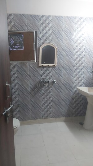 Bathroom in 2.5 BHK Apartment at Mayur Vihar – for Sale