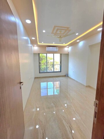 Room in 3 BHK Apartment at Rustomjee 7 JVPD, Juhu – for Rent