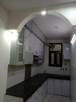 Building Lobby in 3 BHK Builder Floor at Mahavir Enclave 1 – for Sale