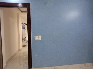 Furnished Amenities in 3 BHK Builder Floor at Mahavir Enclave 1 – for Sale